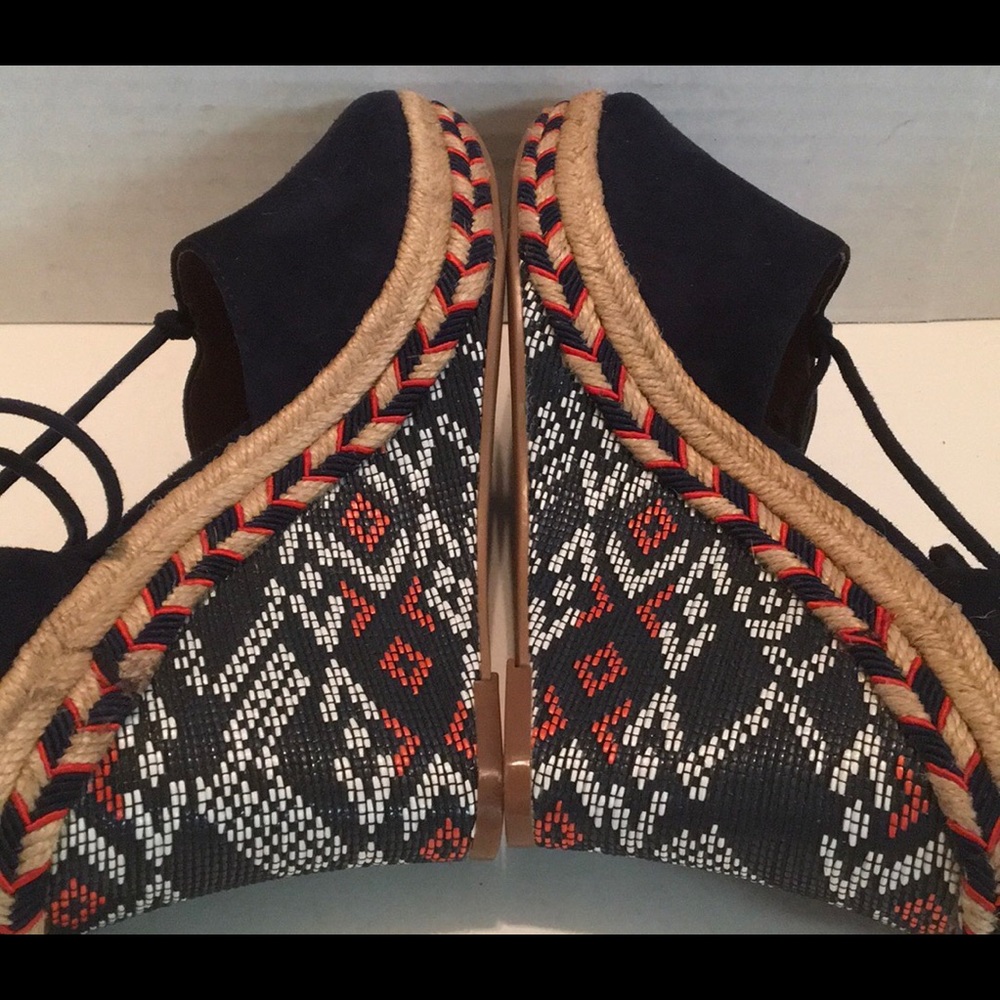 CABI ⭐️⭐️SOLD⭐️⭐️ISLA ESPADRILLE WEDGE NEW - Picture 5 of 8